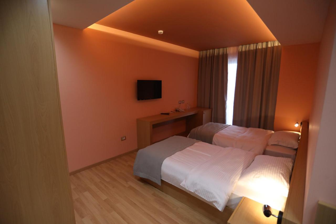Elite Hotel Pogradec Luaran gambar